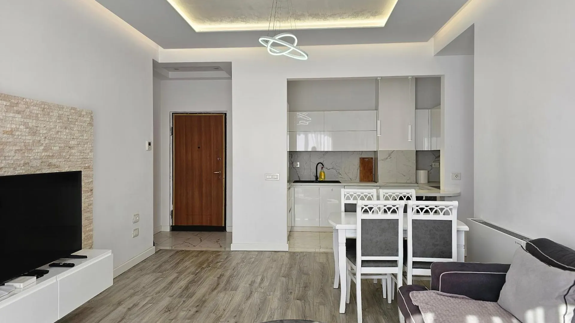 Pyramid Apartment Tirana